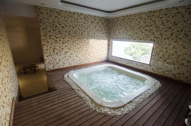 Moonlight Hotel Suites & Spa Vip   High Floor, The Best View In The City Center, Dragon Bridge View