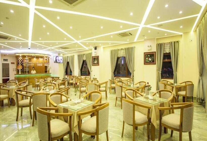 Moonlight Hotel Suites & Spa Vip   High Floor, The Best View In The City Center, Dragon Bridge View