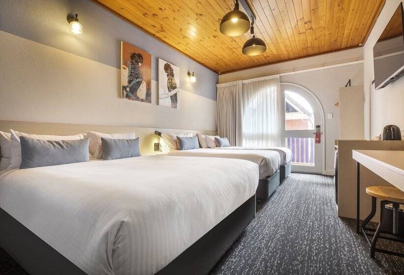 Nightcap At Federal Hotel Mt Gambier