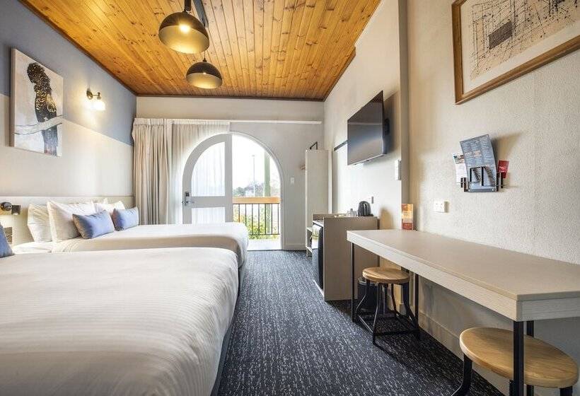 Nightcap At Federal Hotel Mt Gambier