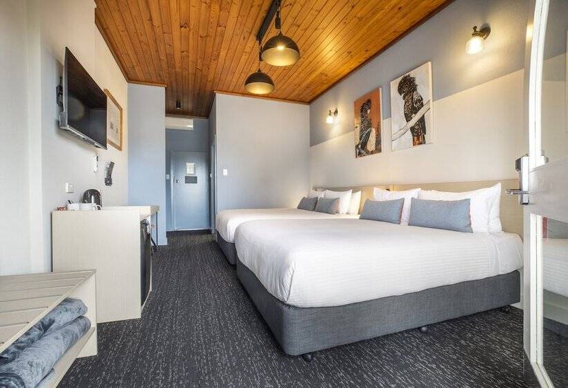 Nightcap At Federal Hotel Mt Gambier