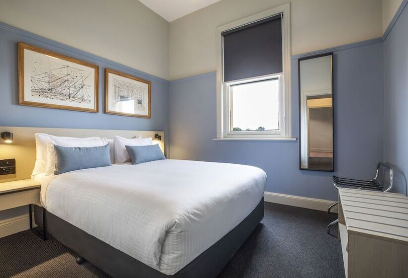 Nightcap At Federal Hotel Mt Gambier