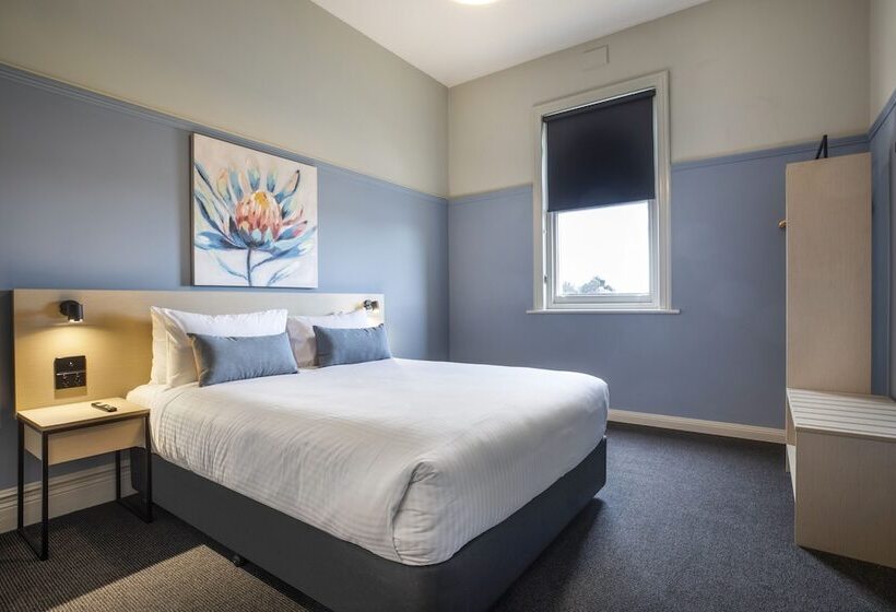 Nightcap At Federal Hotel Mt Gambier