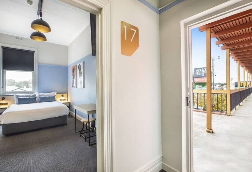 Nightcap At Federal Hotel Mt Gambier