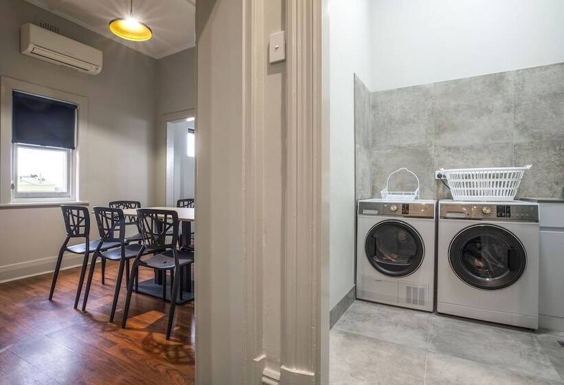 Nightcap At Federal Hotel Mt Gambier