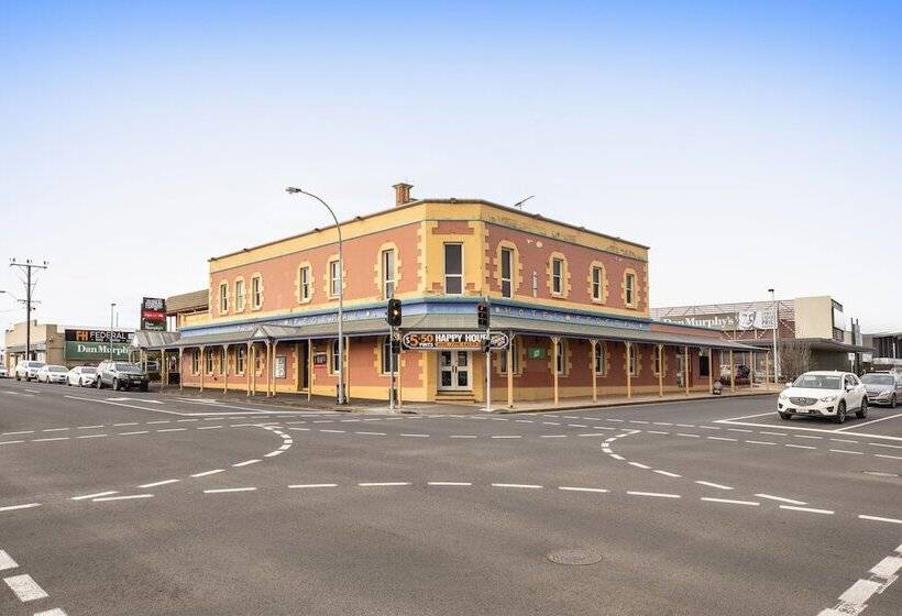 Nightcap At Federal Hotel Mt Gambier