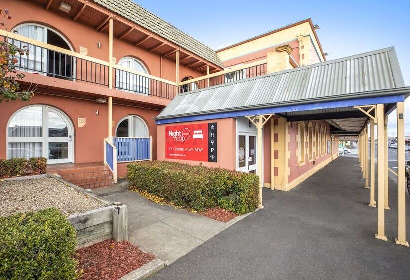 Nightcap At Federal Hotel Mt Gambier