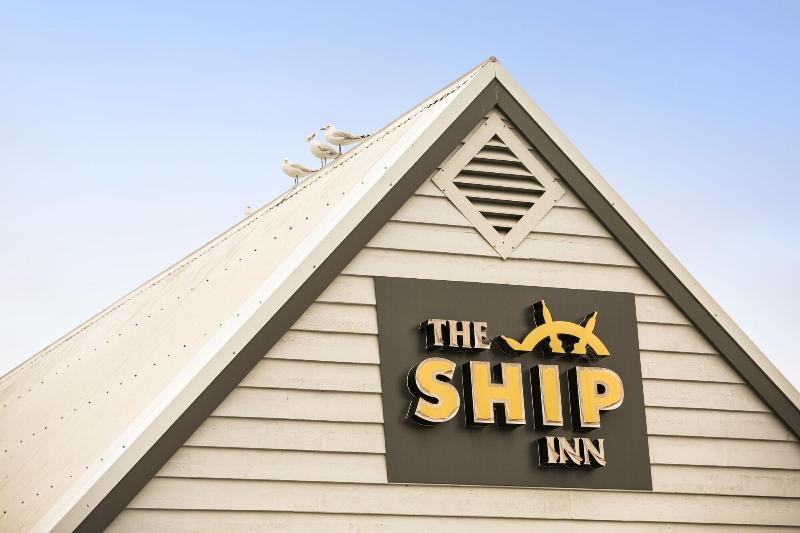 فندق Nightcap At The Ship Inn