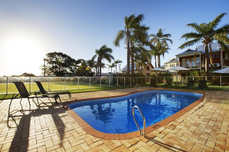 فندق Nightcap At The Ship Inn