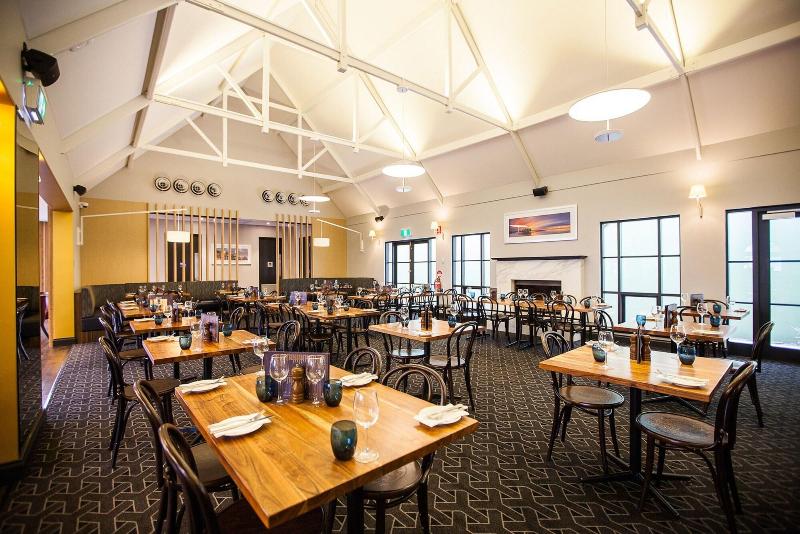 فندق Nightcap At The Ship Inn