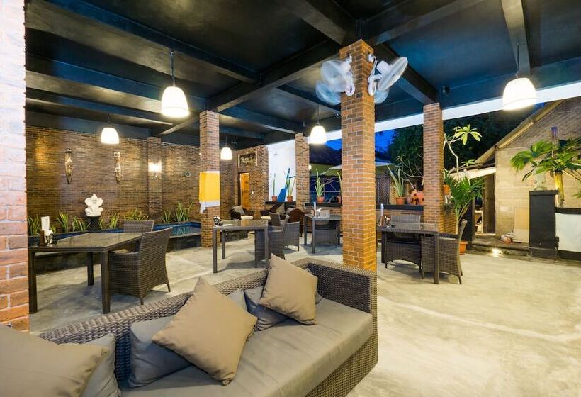 فندق Nyuh Gading Home Stay