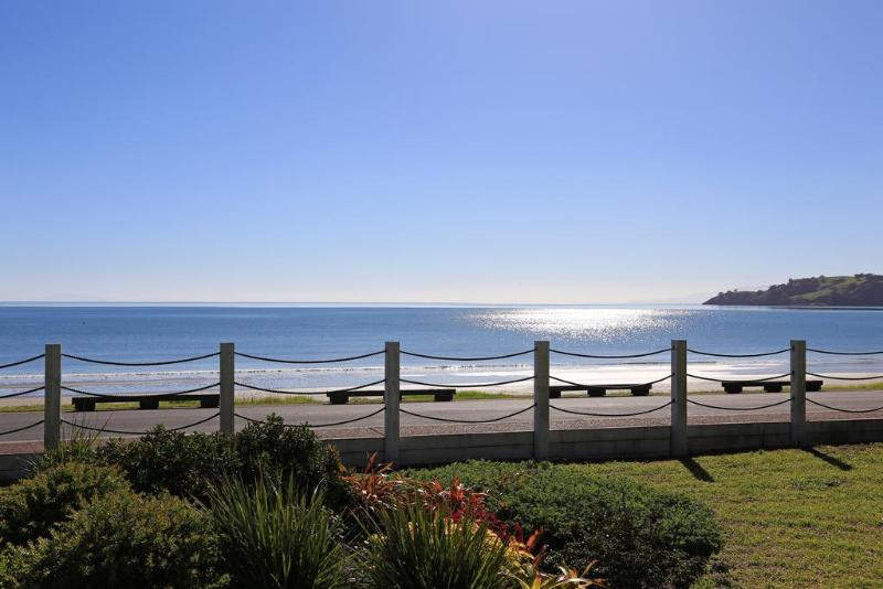 בית מלון כפרי Onetangi Beach Apartments