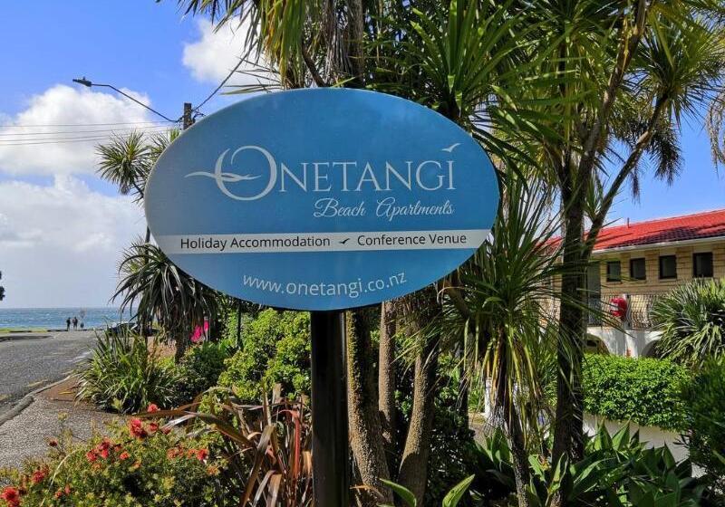 בית מלון כפרי Onetangi Beach Apartments