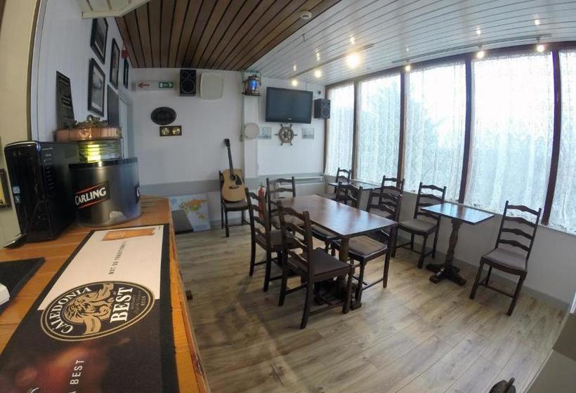 בית מלון כפרי Orca Country Inn