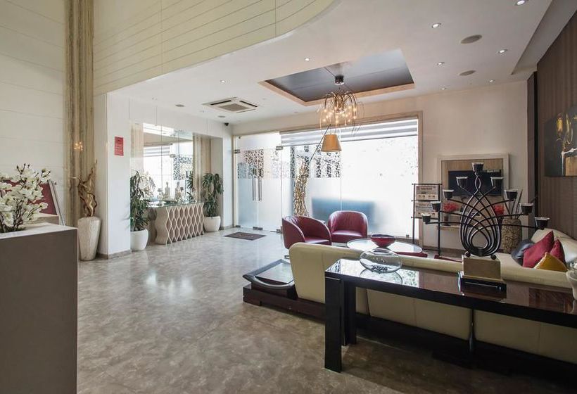 בית מלון כפרי Oyo Premium Raja Park