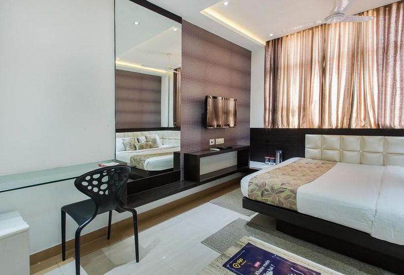 בית מלון כפרי Oyo Premium Raja Park