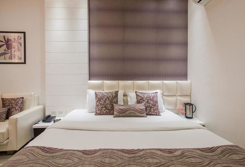 בית מלון כפרי Oyo Premium Raja Park