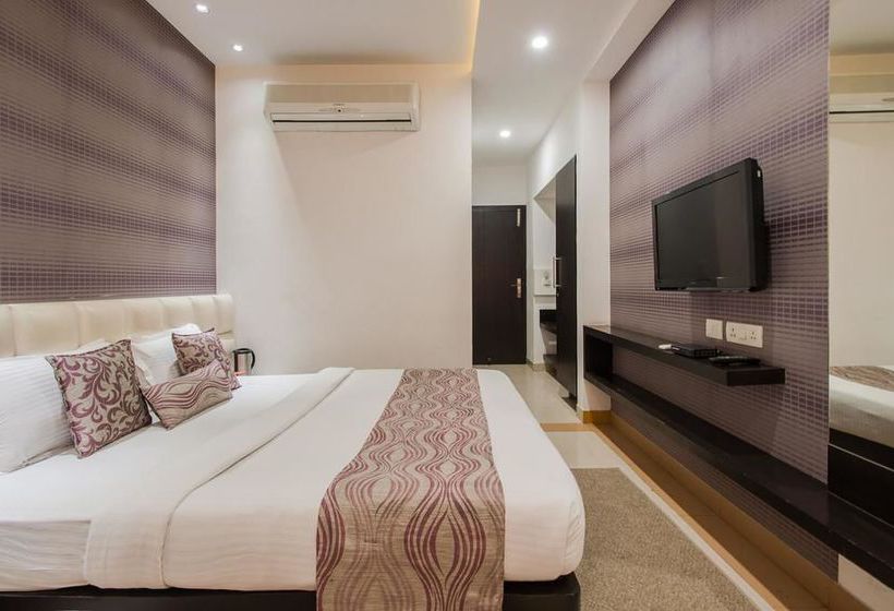 בית מלון כפרי Oyo Premium Raja Park