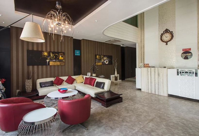 בית מלון כפרי Oyo Premium Raja Park