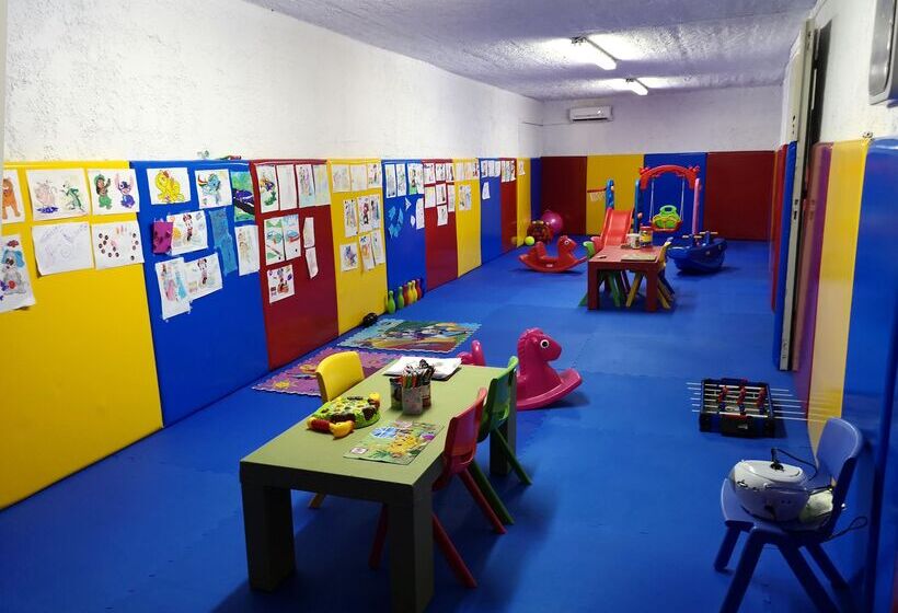 فندق Porto Greco Village Beach