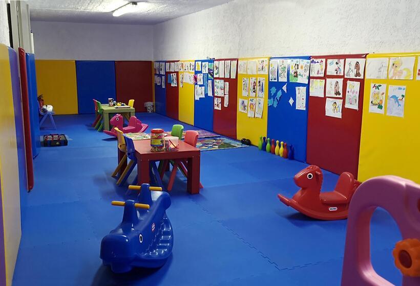 فندق Porto Greco Village Beach