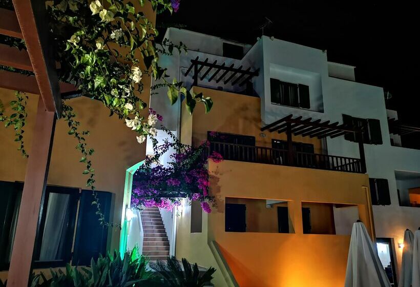 فندق Porto Greco Village Beach