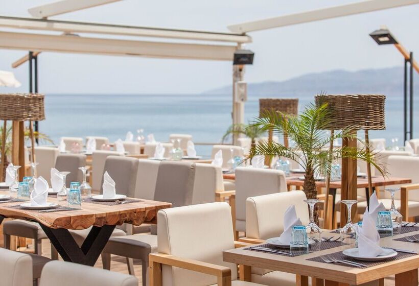 فندق Porto Greco Village Beach