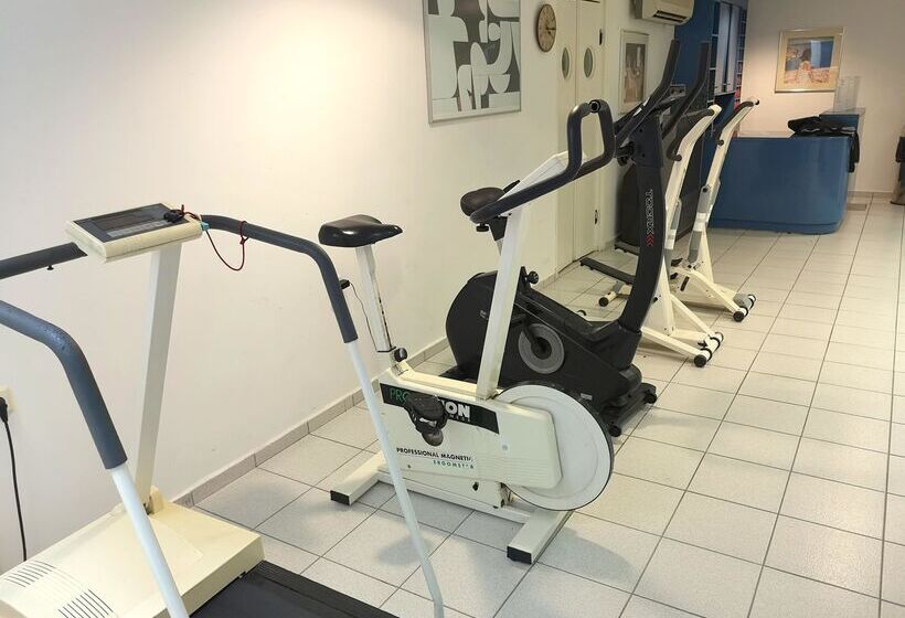 فندق Porto Greco Village Beach