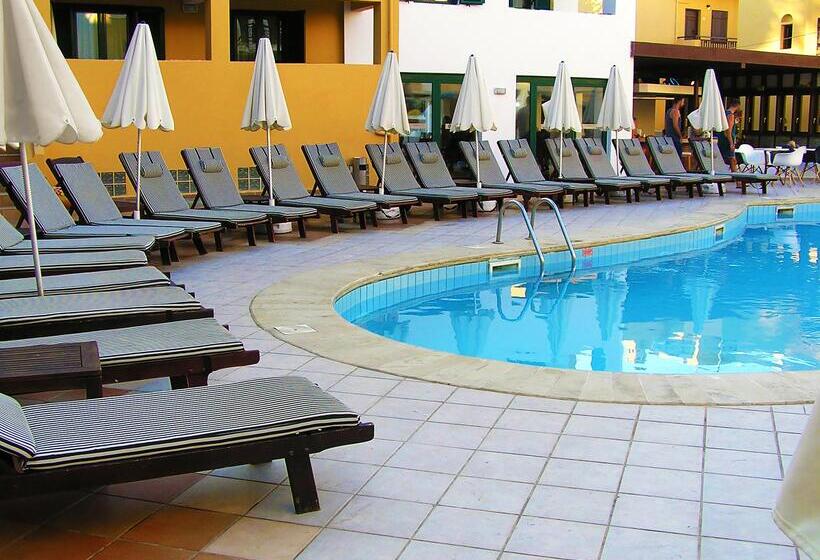 فندق Porto Greco Village Beach