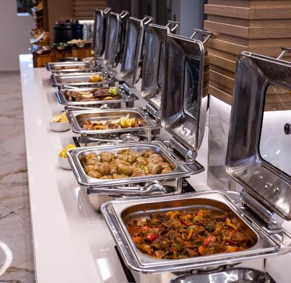 فندق Porto Greco Village Beach