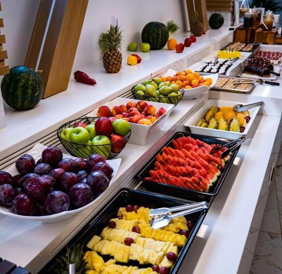 فندق Porto Greco Village Beach