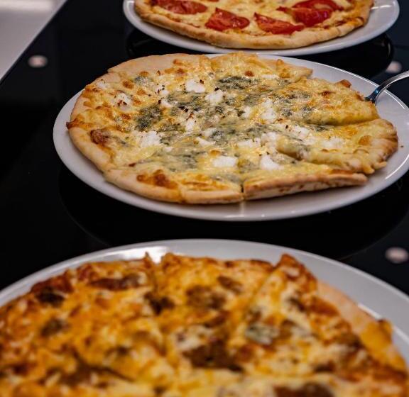 فندق Porto Greco Village Beach