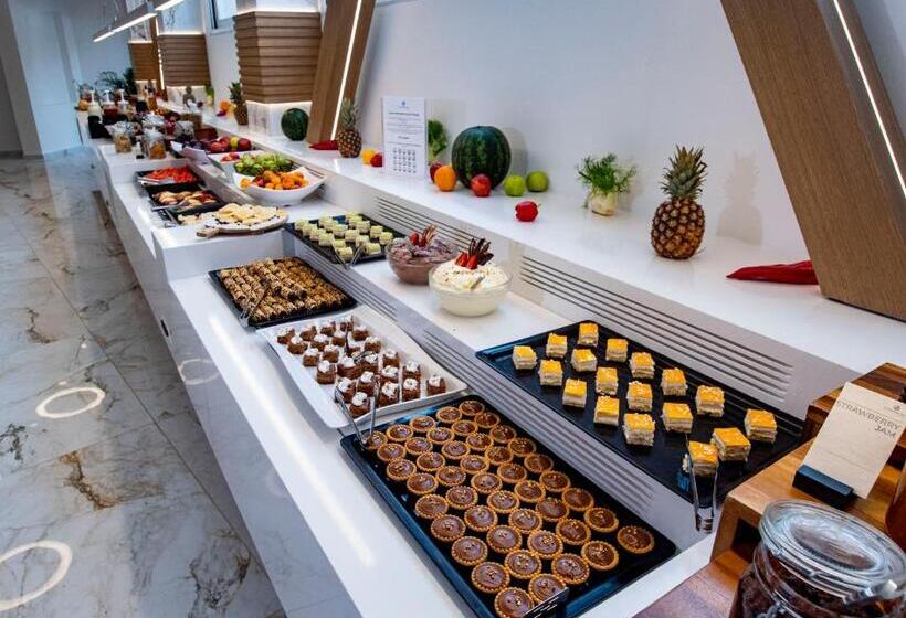 فندق Porto Greco Village Beach