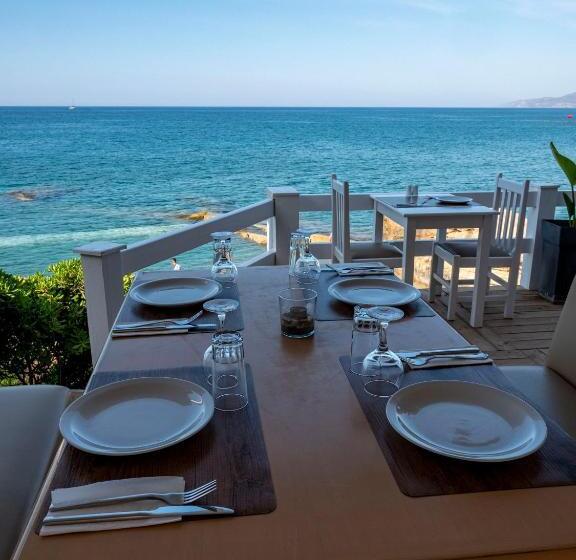 فندق Porto Greco Village Beach