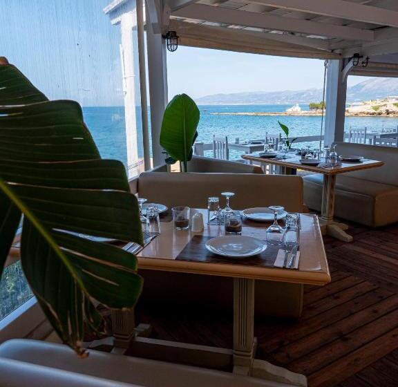 فندق Porto Greco Village Beach