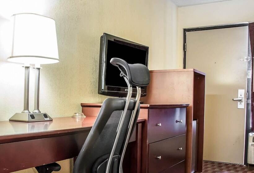 هتل Quality Inn