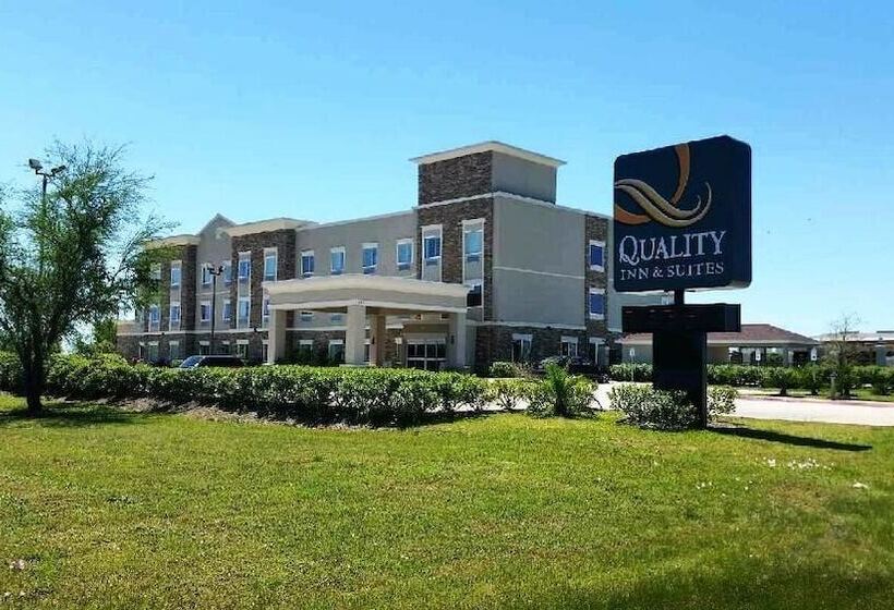 Отель Quality Inn & Suites Victoria East