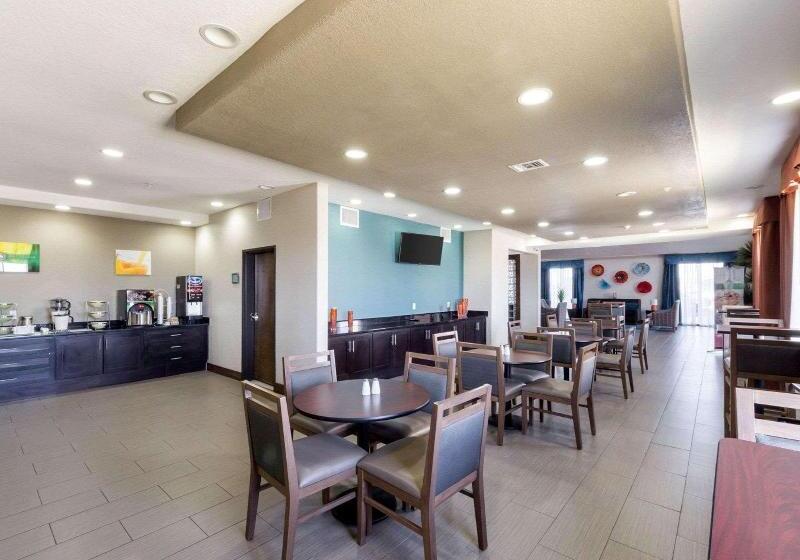 Отель Quality Inn & Suites Victoria East