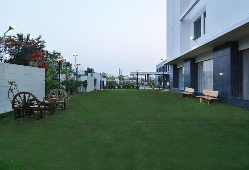 Red Fox By Lemon Tree Hotels, Bhiwadi