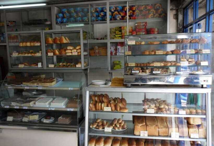 בית מלון כפרי Salika Inn