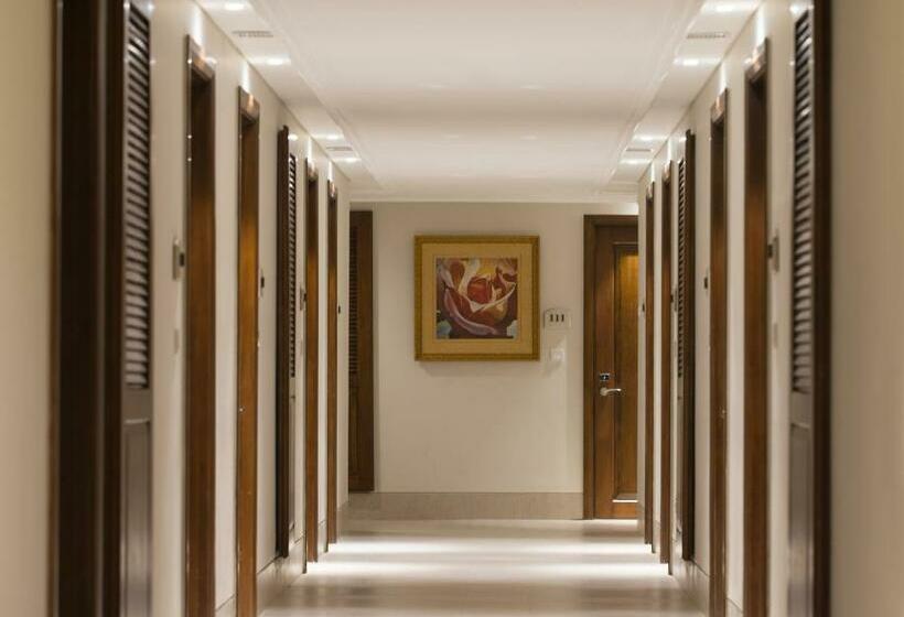 Отель Santika Seminyak