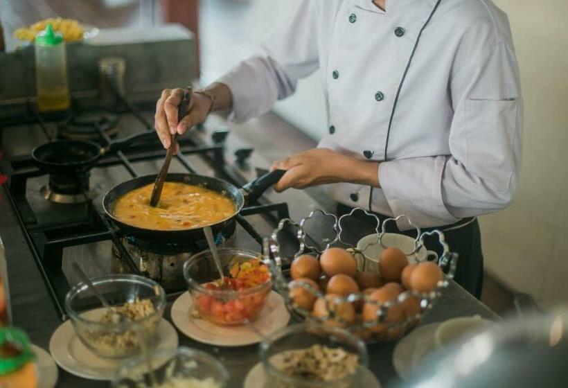 Отель Santika Seminyak