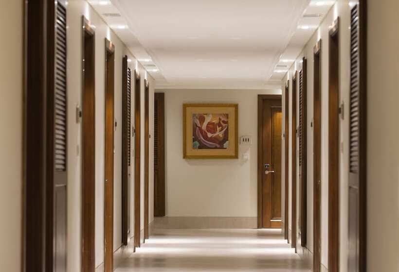 Отель Santika Seminyak