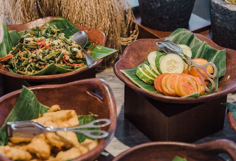 Отель Santika Seminyak