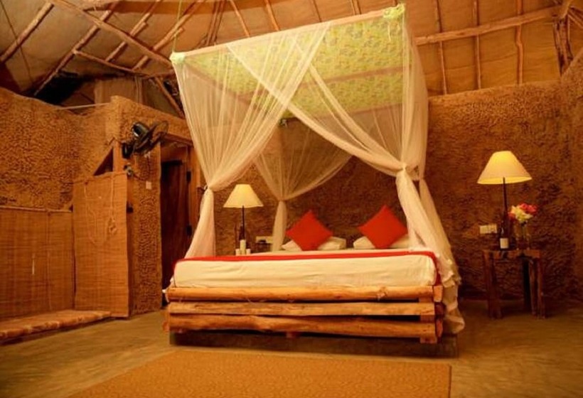 Отель Saraii Village