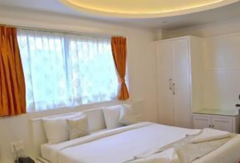 בית מלון כפרי Sepoy Grande Mysore