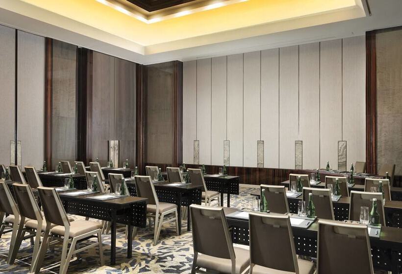 هتل Sheraton Grand Jakarta Gandaria City