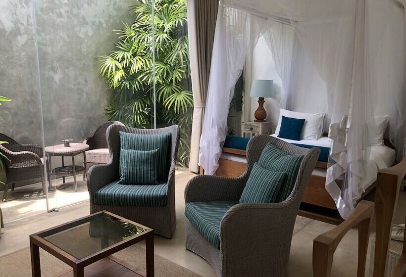 Отель Sri Sharavi Beach Villas & Spa