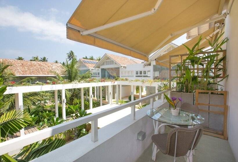 Отель Sri Sharavi Beach Villas & Spa