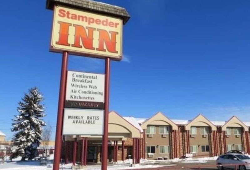 فندق Stampeder Inn